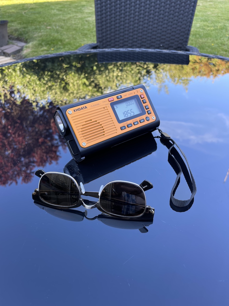 XHDATA 608 WBimage0 9s